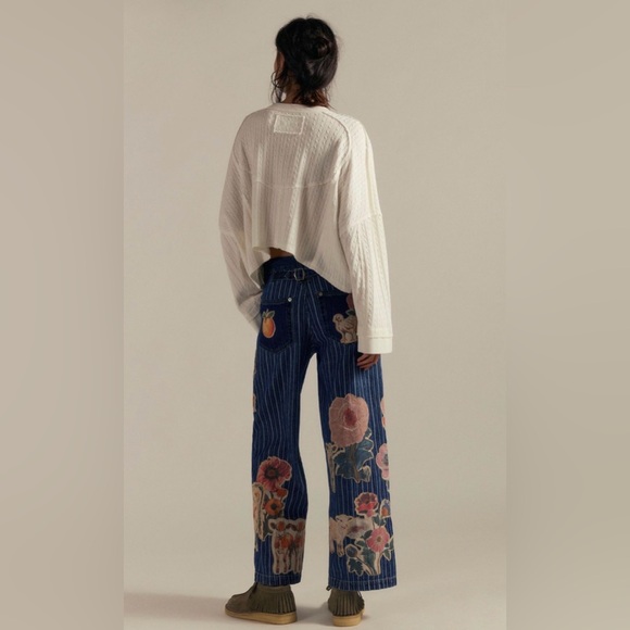 We The Free Farm To Peach Jeans 28 embroidered farm animals sold out barnyard - Picture 4 of 11